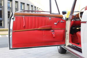 Image 8/41 of Mercedes-Benz 220 SE (1959)
