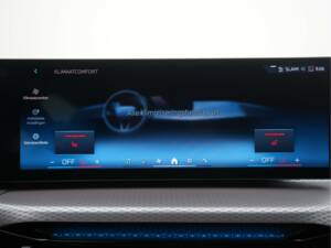 Image 27/50 of BMW 330i xDrive Touring (2025)