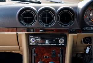 Imagen 19/28 de Mercedes-Benz 380 SL (1985)