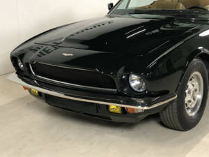 Immagine 8/32 di Aston Martin V8 Volante (1982)