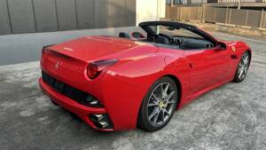Image 13/45 of Ferrari California (2009)