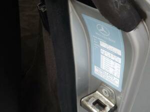 Image 34/50 of Mercedes-Benz 500 SL (1991)