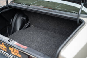 Image 18/77 de Mercedes-Benz 190 E 2.3 (1988)