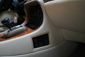 Image 43/47 of Jaguar XJ12 6.0 (1994)