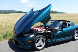 Image 16/35 of Dodge Viper RT/10 (1994)