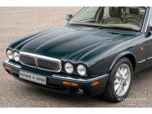 Bild 15/30 von Jaguar XJ 8 Executive (1998)