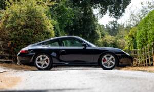 Image 2/50 of Porsche 911 Carrera 4S (2002)
