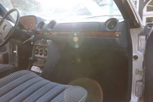 Bild 42/50 von Mercedes-Benz 280 C (1977)