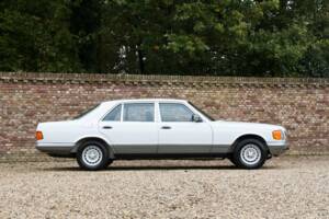 Bild 15/50 von Mercedes-Benz 380 SEL (1983)