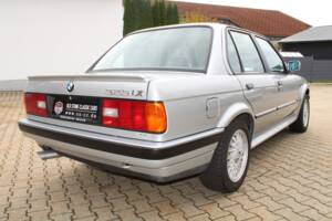 Image 4/32 de BMW 325ix (1990)