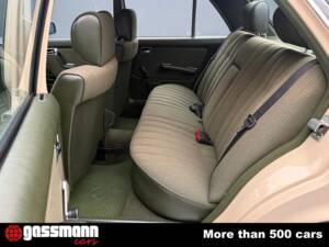 Image 15/15 de Mercedes-Benz 200 (1983)