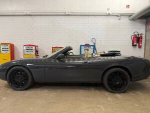 Image 19/21 of Jaguar XKR (1998)