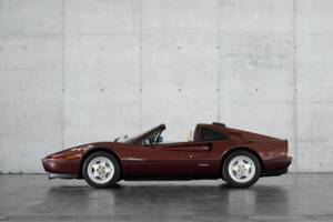 Bild 37/50 von Ferrari 328 GTS (1988)