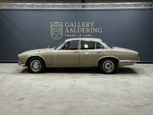 Bild 17/50 von Jaguar XJ 6 4.2 (1972)