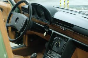 Image 35/50 de Mercedes-Benz 350 SE (1975)