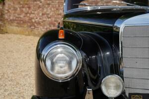 Image 26/50 of Mercedes-Benz 300 S (1953)