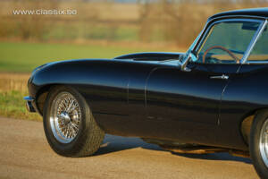 Afbeelding 21/21 van Jaguar E-Type (1970)