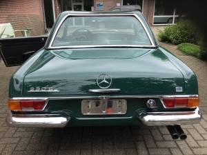 Image 13/20 of Mercedes-Benz 230 SL (1967)