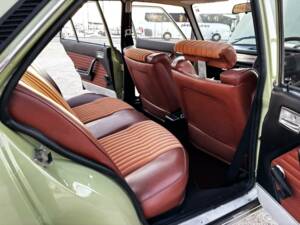 Image 26/55 de Peugeot 504 GL (1979)