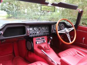 Imagen 11/19 de Jaguar E-Type 4.2 (1967)