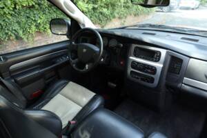 Image 46/82 of Dodge Ram SRT 10 (2005)
