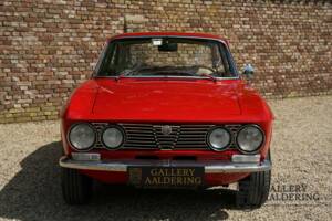 Image 42/50 of Alfa Romeo Giulia GT 1300 Junior (1975)