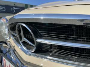 Immagine 49/50 di Mercedes-Benz 280 SL (1969)