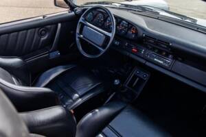 Image 61/132 of Porsche 911 Speedster 3.2 (1989)