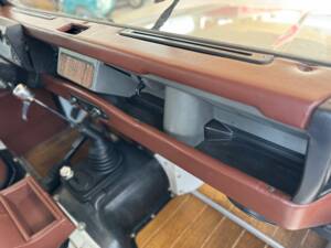 Bild 25/61 von Land Rover Defender 90 Td5 (2000)