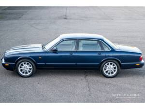 Bild 2/34 von Jaguar XJ 8 4.0 Executive (1999)