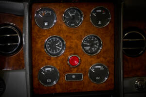 Bild 43/77 von Bentley Azure (2001)