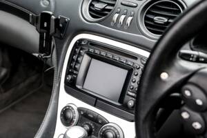 Image 9/40 of Mercedes-Benz SL 55 AMG (2002)