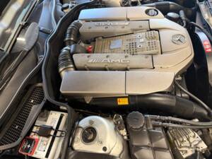 Image 28/29 of Mercedes-Benz SL 55 AMG (2004)