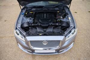 Bild 41/50 von Jaguar XJ 5.0 (2010)