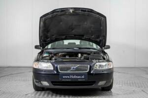 Bild 38/48 von Volvo V 70 2.4 (2006)
