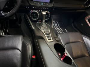 Imagen 11/24 de Chevrolet Camaro 6.2 V8 (2018)
