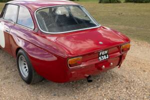 Image 9/50 de Alfa Romeo 1750 GT Veloce (1971)