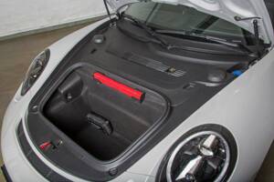 Image 16/25 de Porsche 911 GT3 Touring (2018)