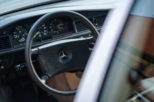 Imagen 23/42 de Mercedes-Benz 190 E (1984)