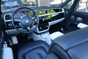 Image 3/50 of Rolls-Royce Phantom DHC (2009)