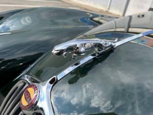 Image 61/82 of Jaguar XK 140 DHC (1956)