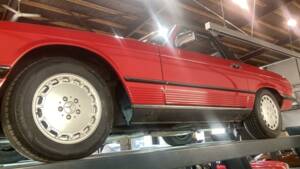 Immagine 16/17 di Mercedes-Benz 560 SL (1988)