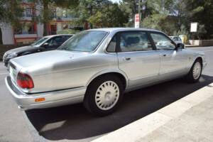 Image 18/33 of Jaguar XJ6 3.2 Executive (1995)