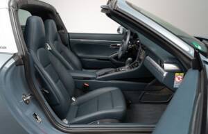 Image 25/37 of Porsche 911 Targa 4S (2016)