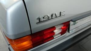 Bild 25/32 von Mercedes-Benz 190 E 1.8 (1991)
