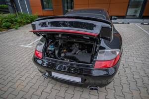 Image 11/63 of Porsche 911 Carrera 4S (2004)