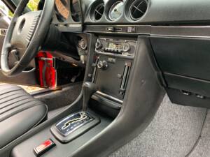 Image 77/177 de Mercedes-Benz 350 SL (1974)