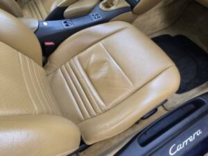 Image 31/43 of Porsche 911 Carrera (1999)