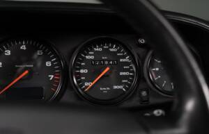 Image 25/32 de Porsche 911 Carrera 4S (1998)