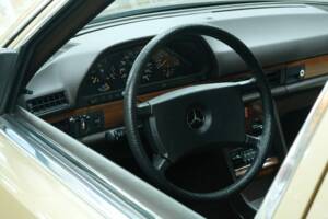 Bild 13/50 von Mercedes-Benz 280 SE (1980)